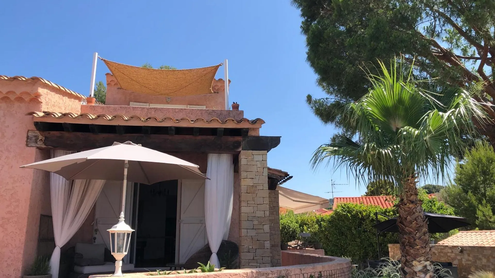 Villa les 3 lumières 8-10 personnes, Clim, piscine à proximité des plages La Ciotat